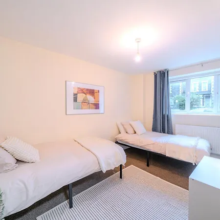 351a Fishponds Road Daire *