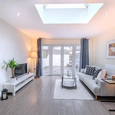 351a Fishponds Road