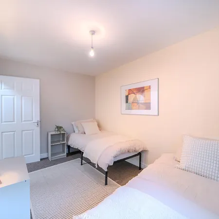 351a Fishponds Road Apartment