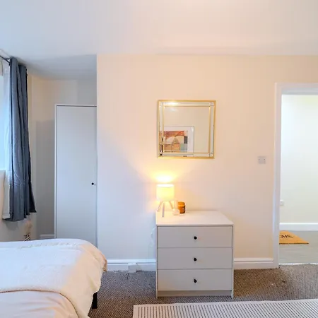 351a Fishponds Road * Bristol