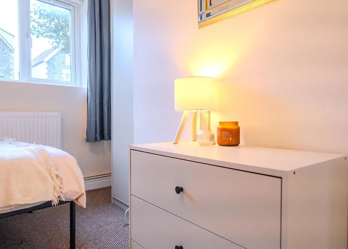 Appartement 351a Fishponds Road *