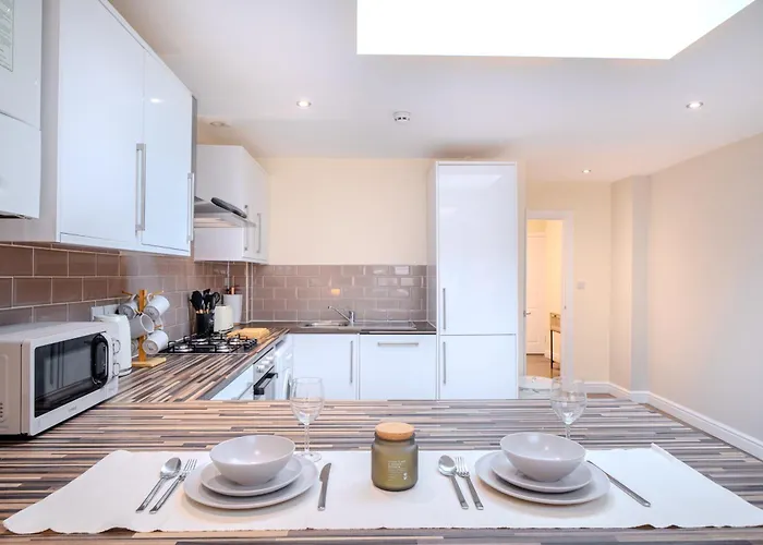 351a Fishponds Road Διαμέρισμα *