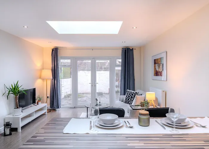 Appartement 351a Fishponds Road *