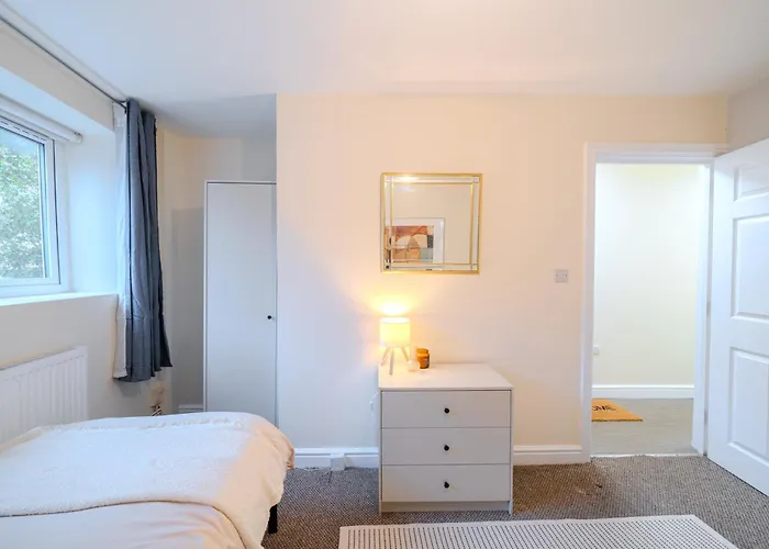 351a Fishponds Road * Bristol