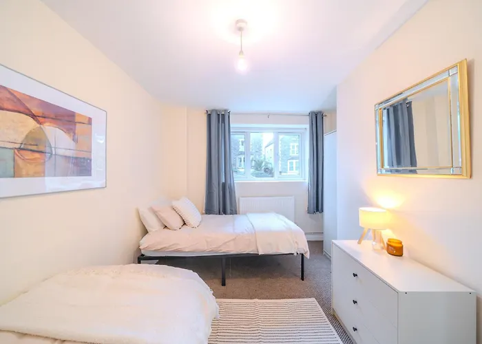 351a Fishponds Road Апартаменти