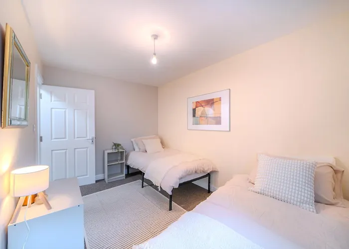 351a Fishponds Road Апартаменти